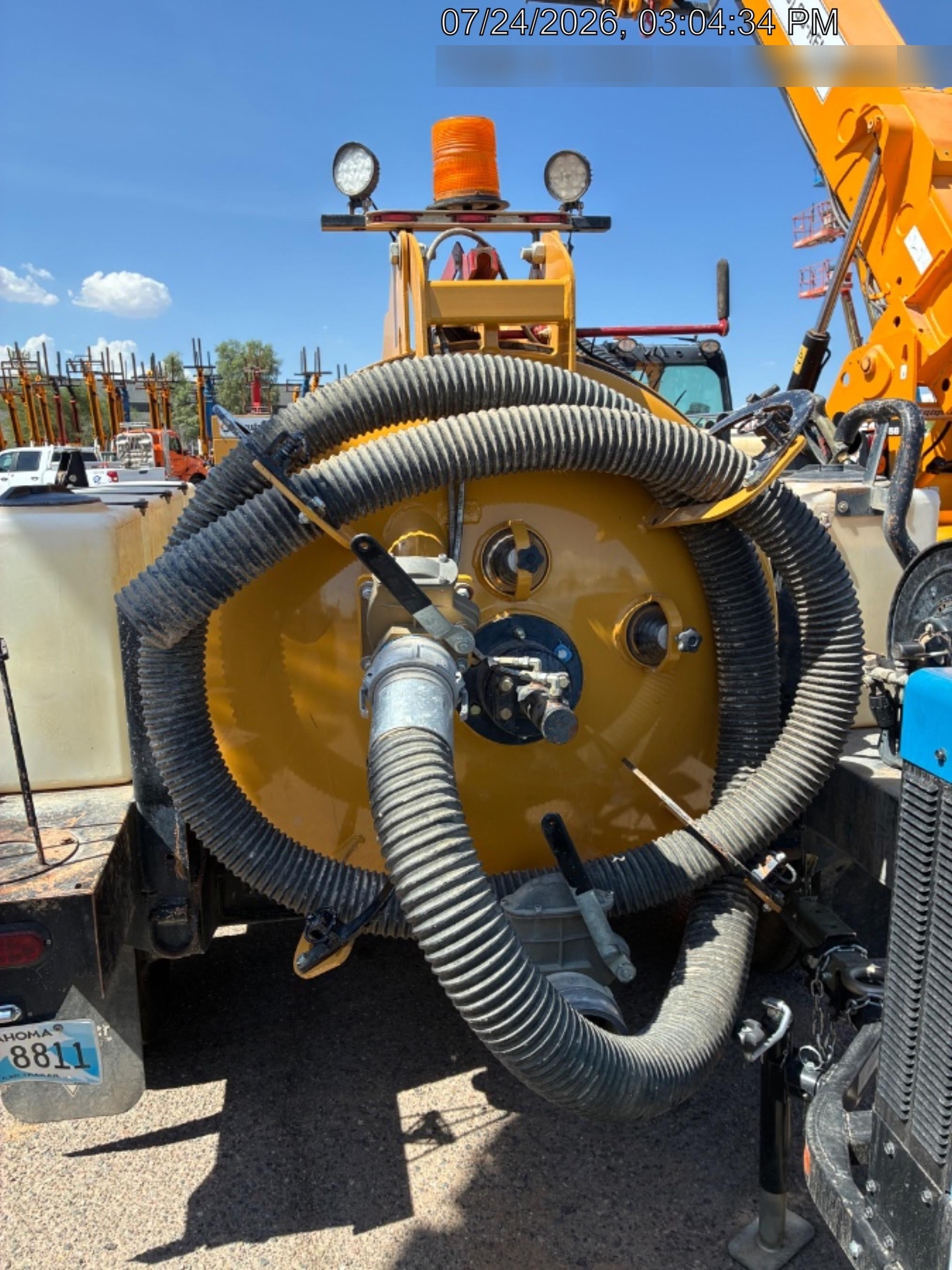 2023 VAC-TRON LP573XDT