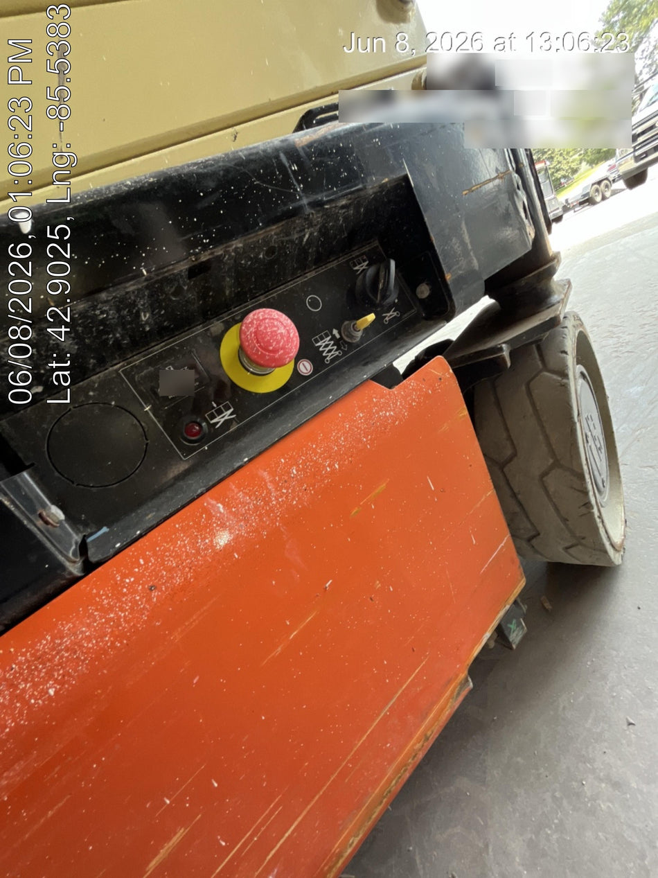 2021 JLG ES1932