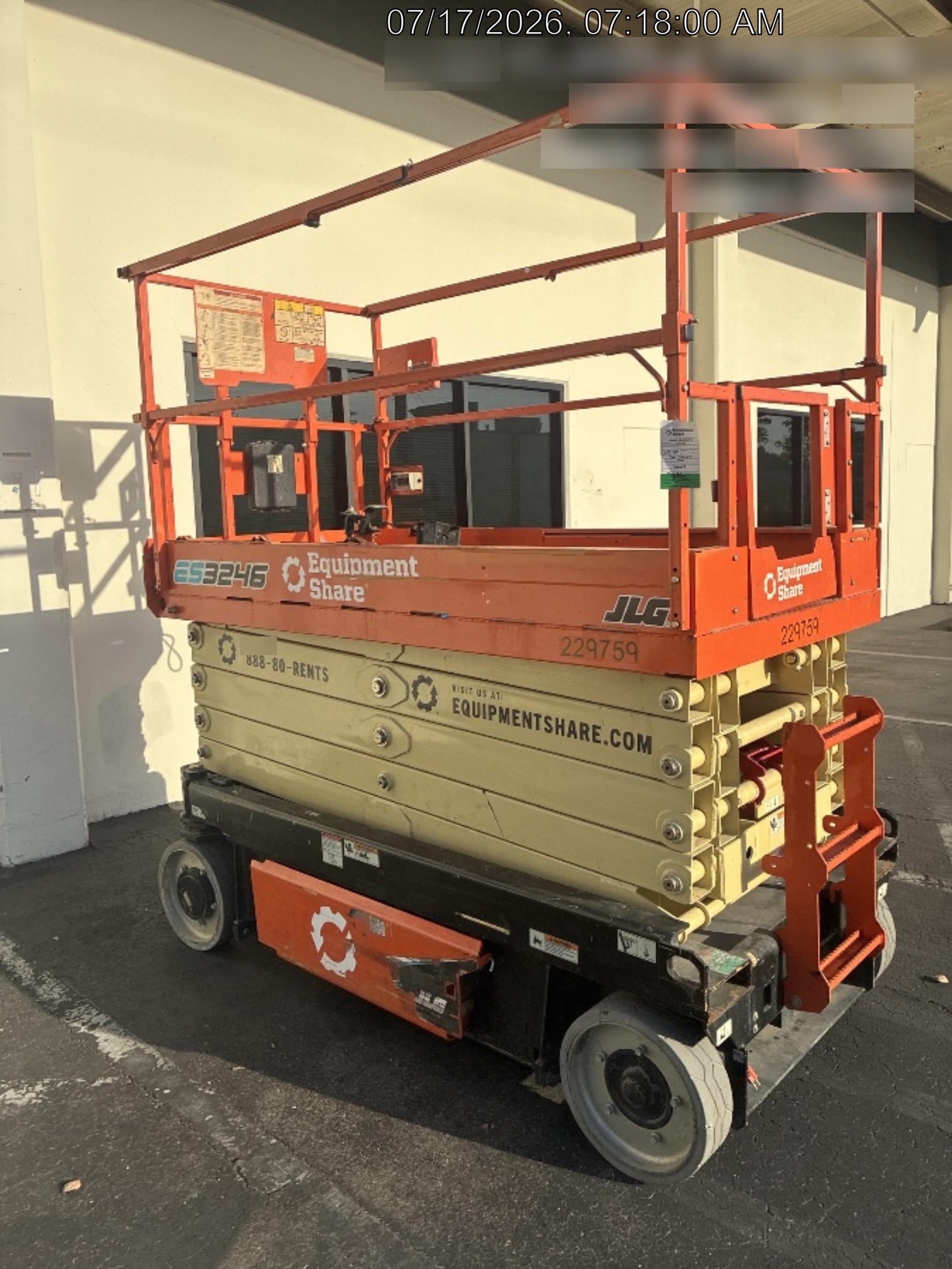 2022 JLG ES3246