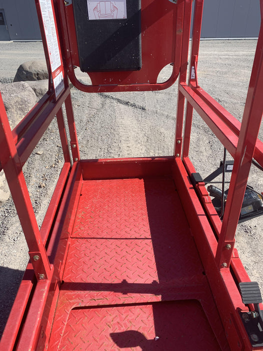 2020 MEC 1330SE Solid NM Tires, Steel Swing out Doors, LCS, Beacon, 900W Invertor