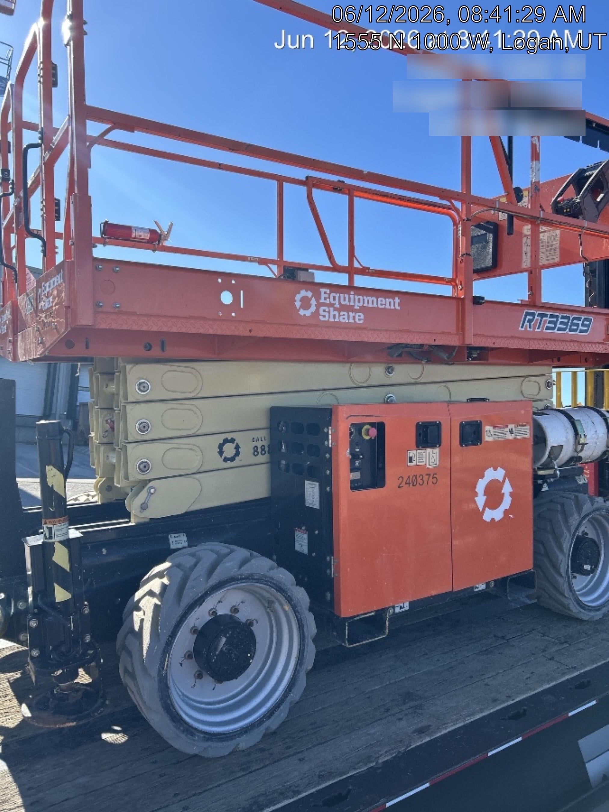 2022 JLG RT3369