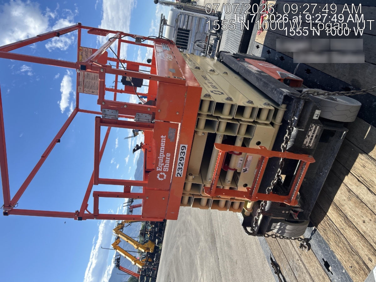 2022 JLG ES3246