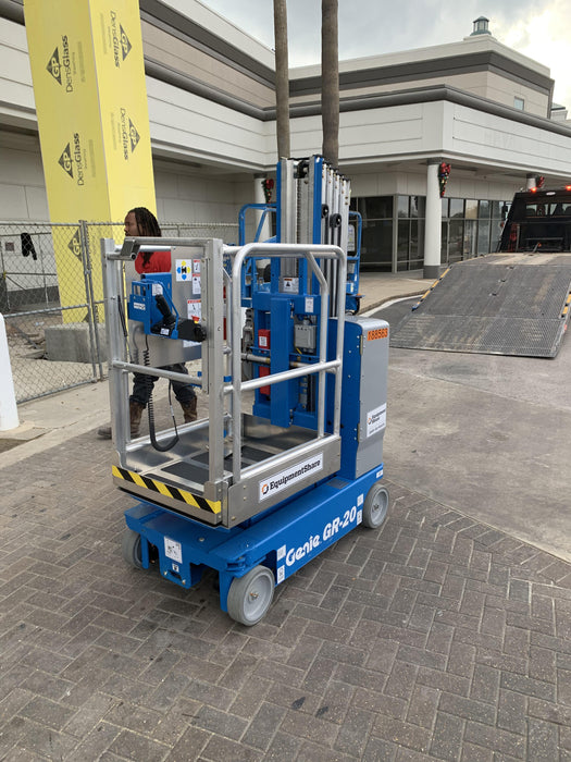 2021 GENIE GR-20