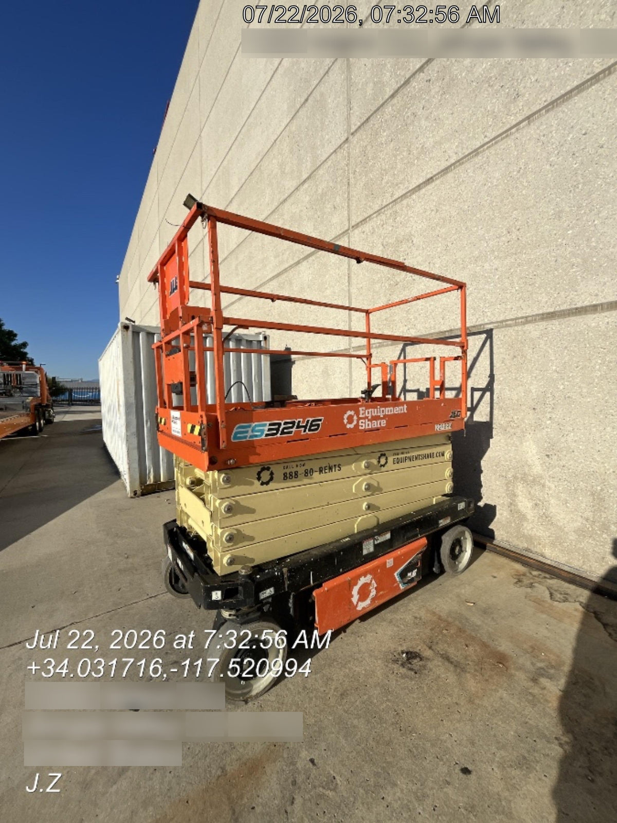 2022 JLG ES3246