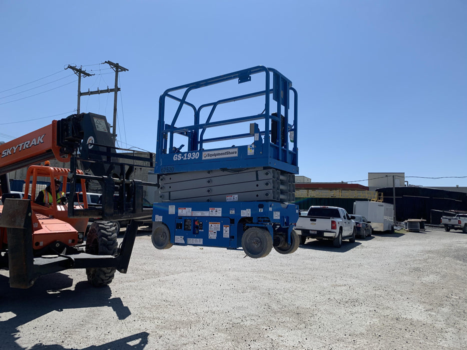 2020 Genie GS-1930 Solid Non Marking Tires, Beacon, Folding rails with half height swing gate