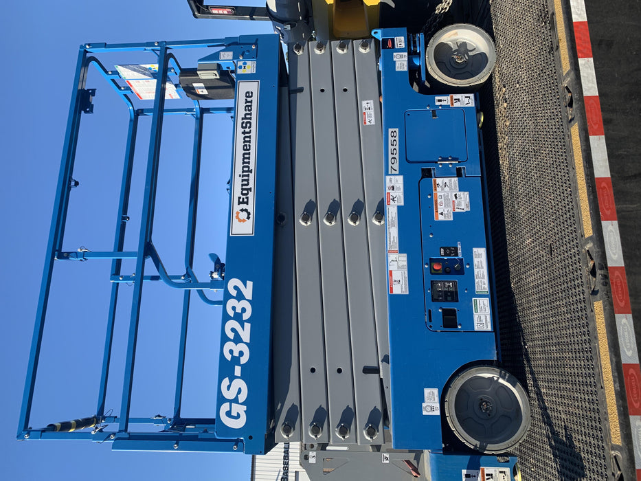 2020 Genie GS-3232 Standard, Folding half height swing gate, 800W Inverter