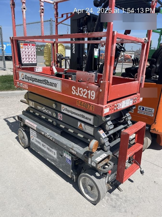 2021 SKYJACK SJ3219