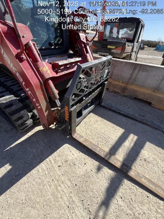 2021 TAKEUCHI 48" Pallet Forks - Takeuchi