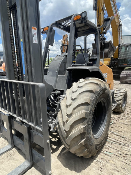 2023 CASE 588H