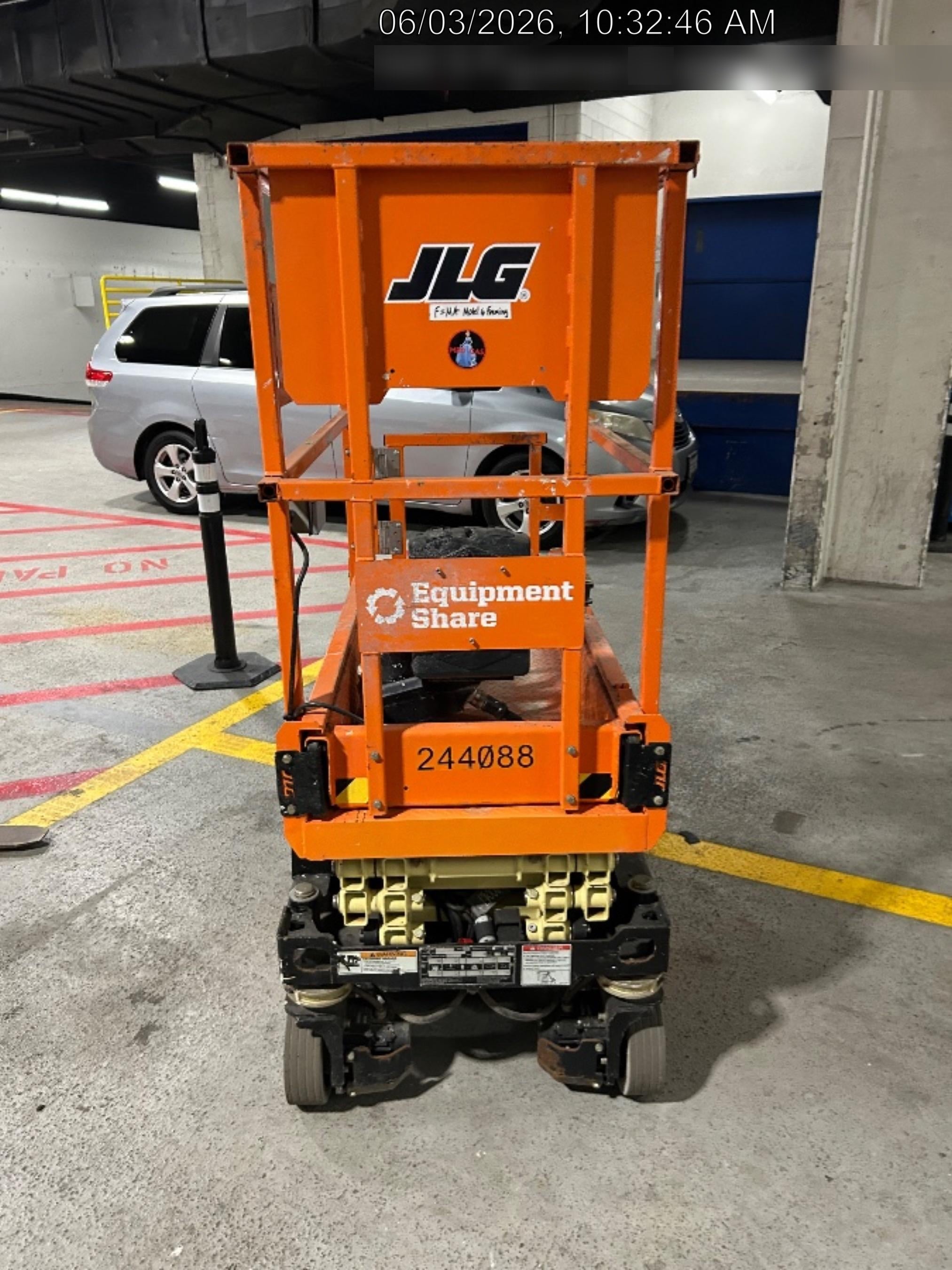 2022 JLG ES1330L