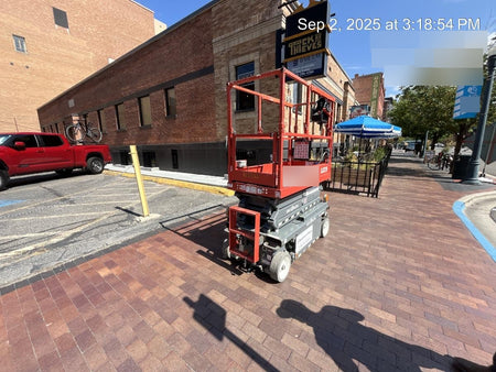 2020 Skyjack SJIII-3219 Solid NM Tires, Half height spring hinged entry gate, Dual Beacons, 800W Inverter
