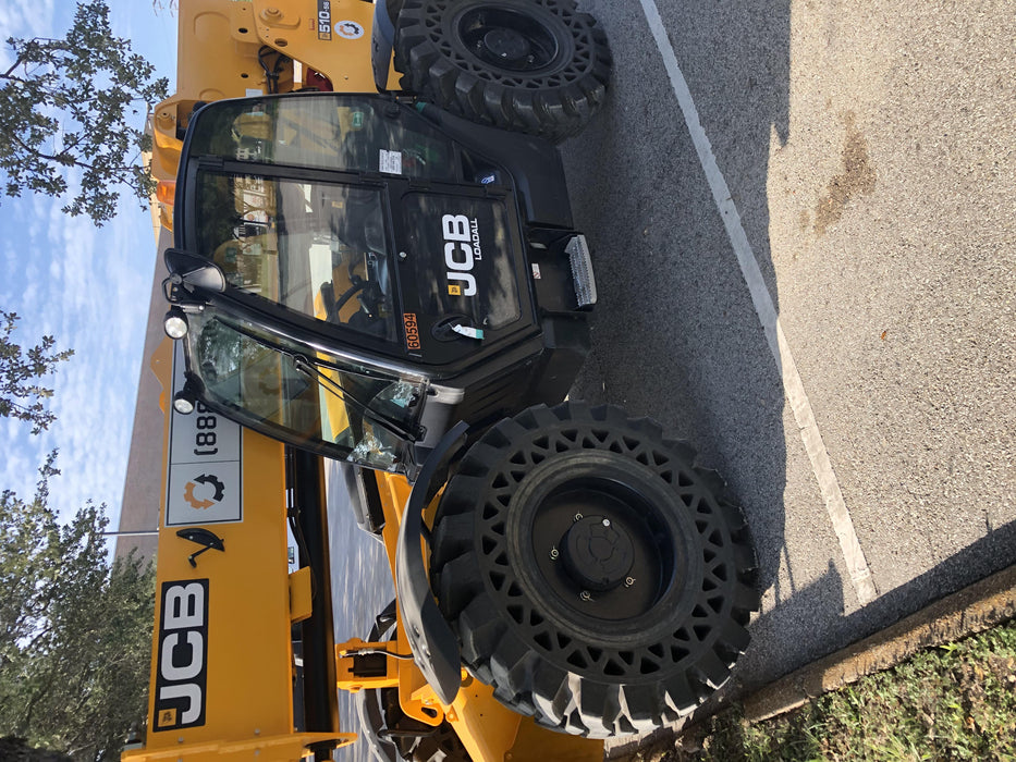 2020 JCB 510-56 Cab/Heat/Air, 74 HP, Solid Tires, STD Worklight, Beacon, Aux Hydraulics, Lifting Eye, Back up Alarm w/66" Carriage/60" Forks