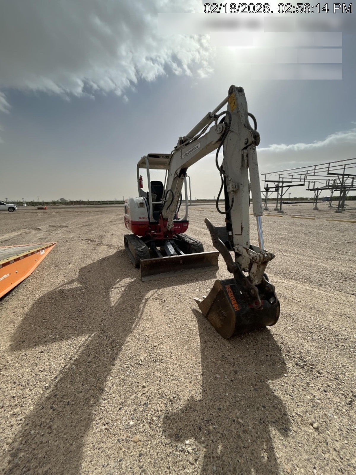 2025 TAKEUCHI 24" Bucket Takeuchi