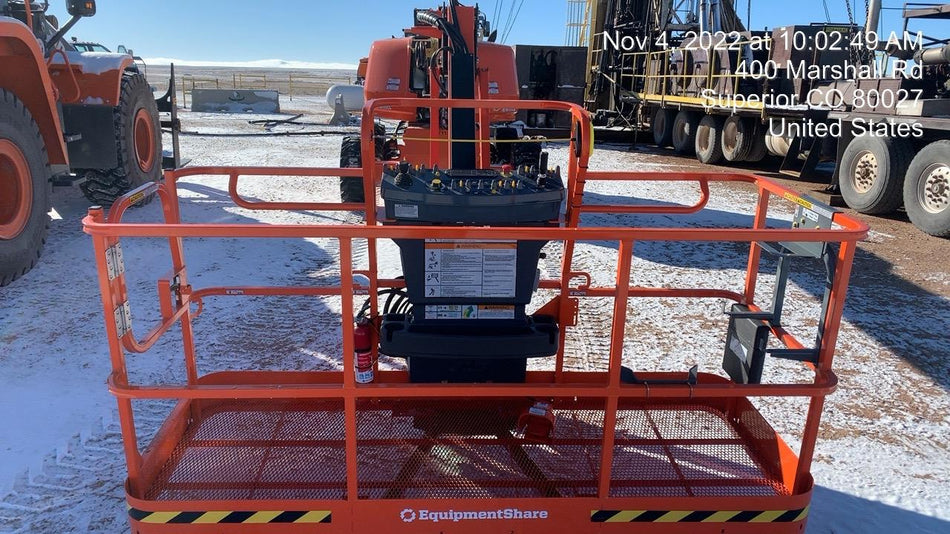 2022 JLG 660SJ