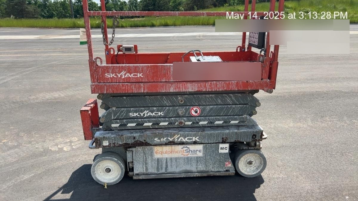 2018 Skyjack SJIII-3219 Skyjack SJIII3219 Scissor Lift w/Trojan Batteries