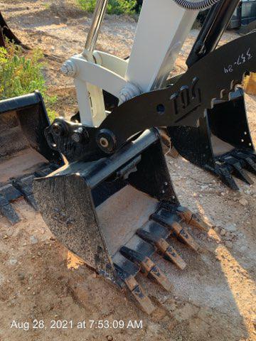 2021 TAKEUCHI TB235-2R