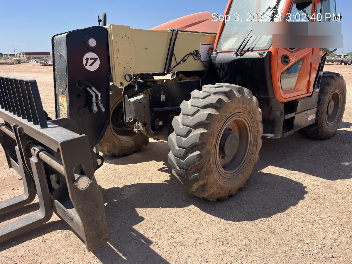 2022 JLG 1732