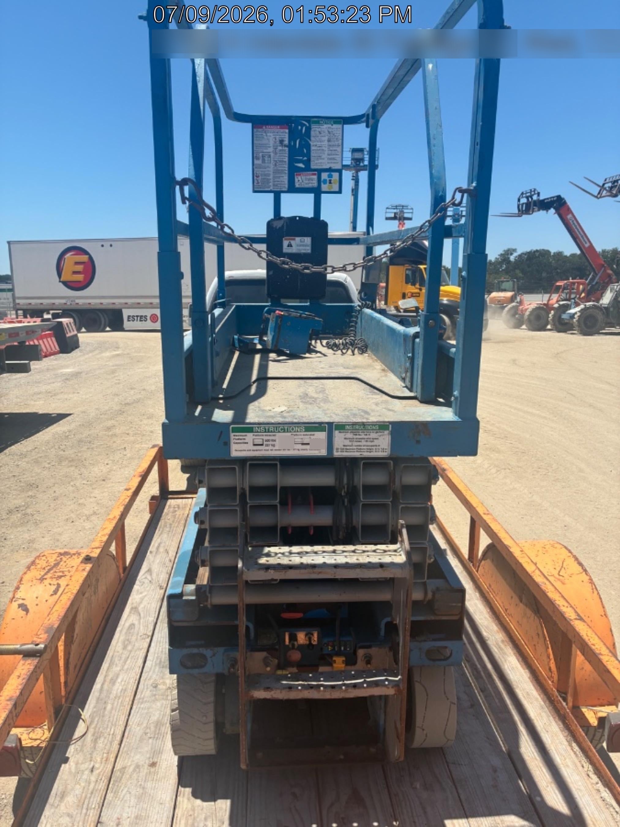 2017 Genie GS-1930 Genie GS-1930 Lift w/Fixed Rail and Chain Entry