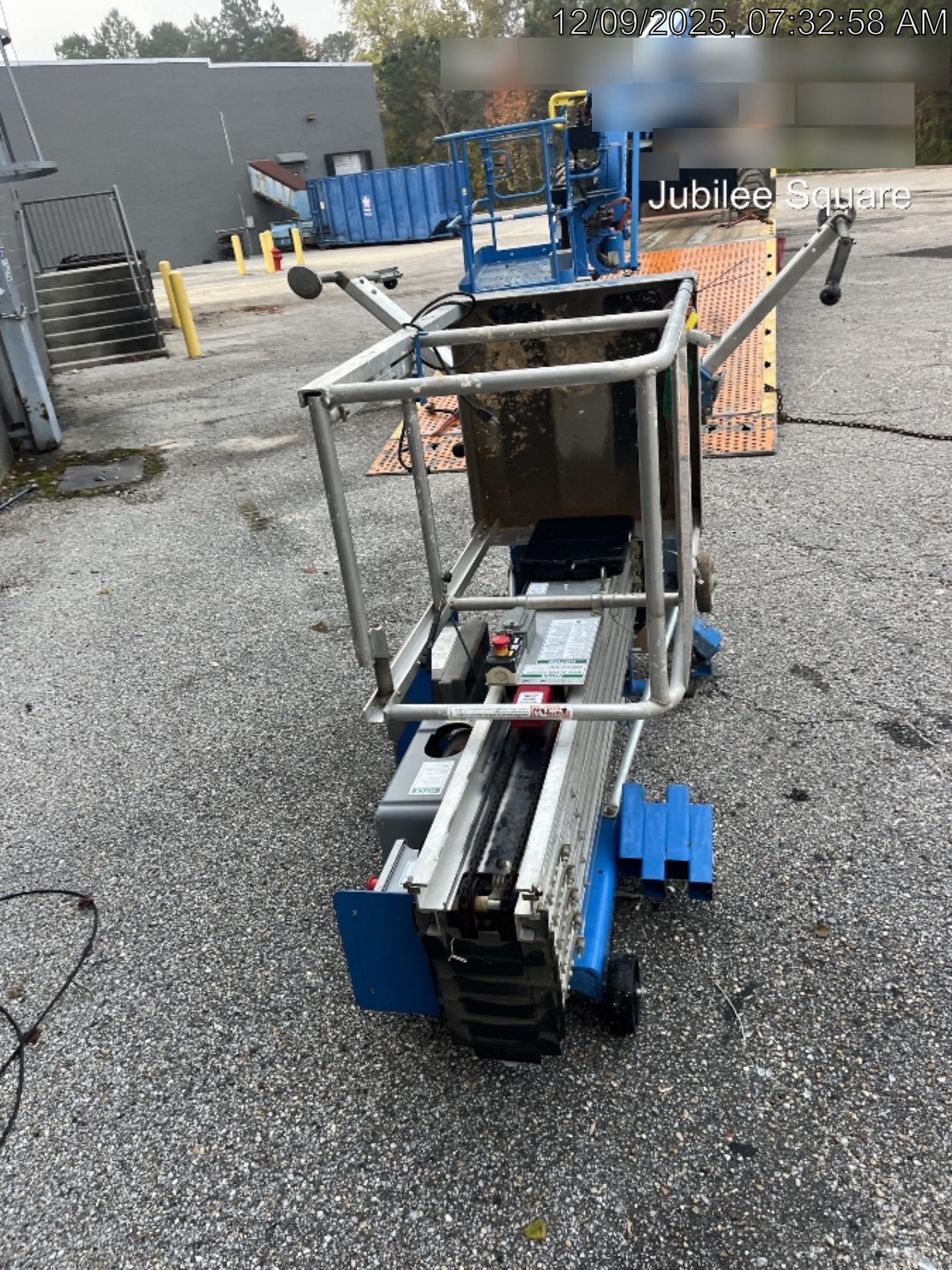 2019 GENIE AWP-30S