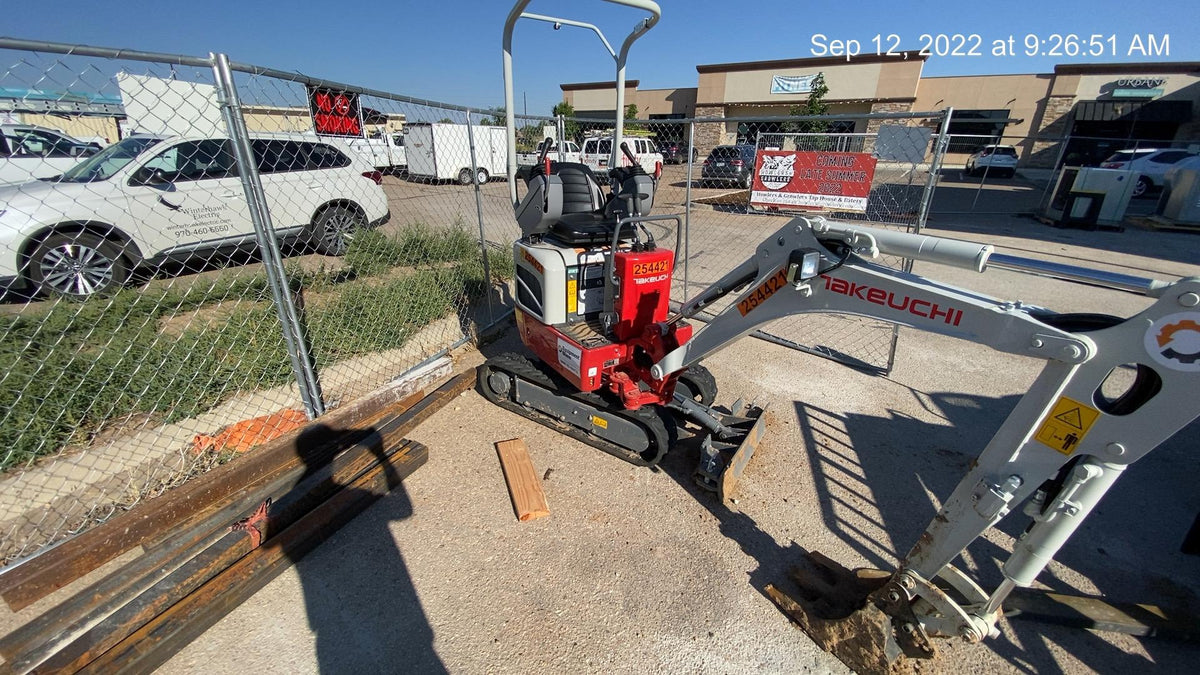 2022 TAKEUCHI TB210R