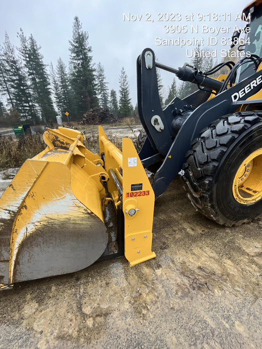 2020 JOHN DEERE 96" Loader Fork Carriage - John Deere