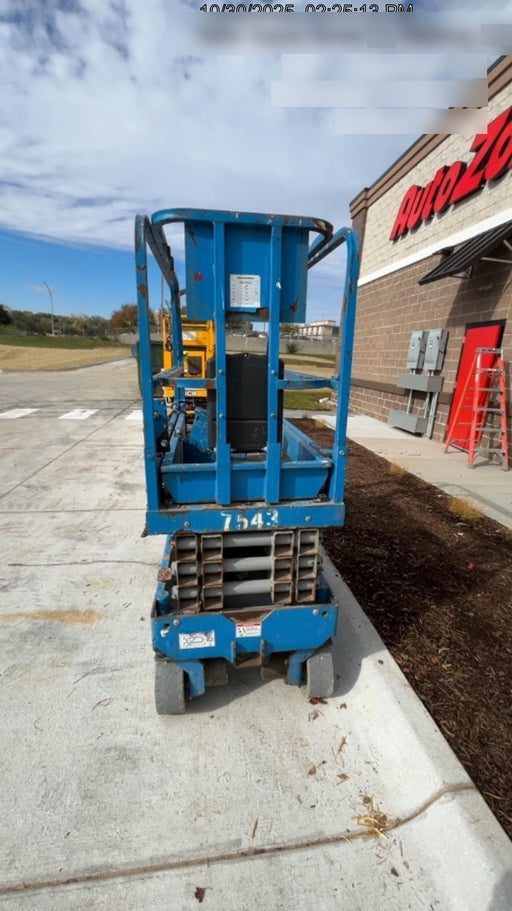 2017 Genie GS-1930 Genie GS-1930 Lift w/Fixed Rail and Chain Entry