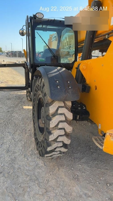 2020 JCB 510-56 Cab/Heat/Air, 74 HP, Solid Tires, STD Worklight, Beacon, Aux Hydraulics, Lifting Eye, Back up Alarm w/66" Carriage/60" Forks