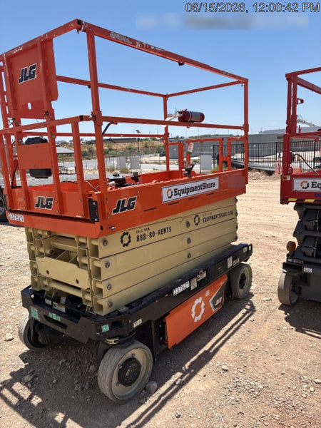 2022 JLG ES3246