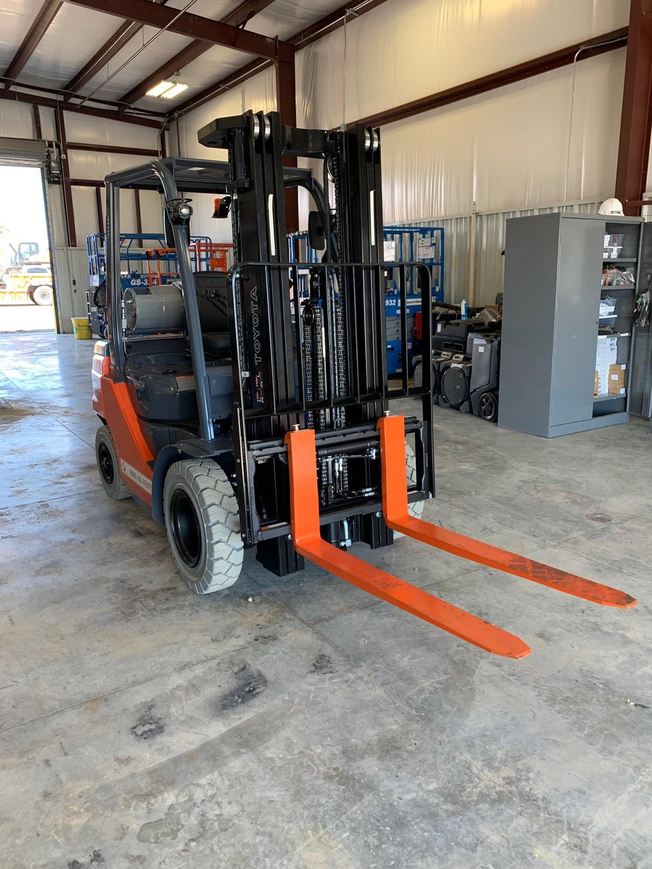 2022 TOYOTA 50-8FGU25