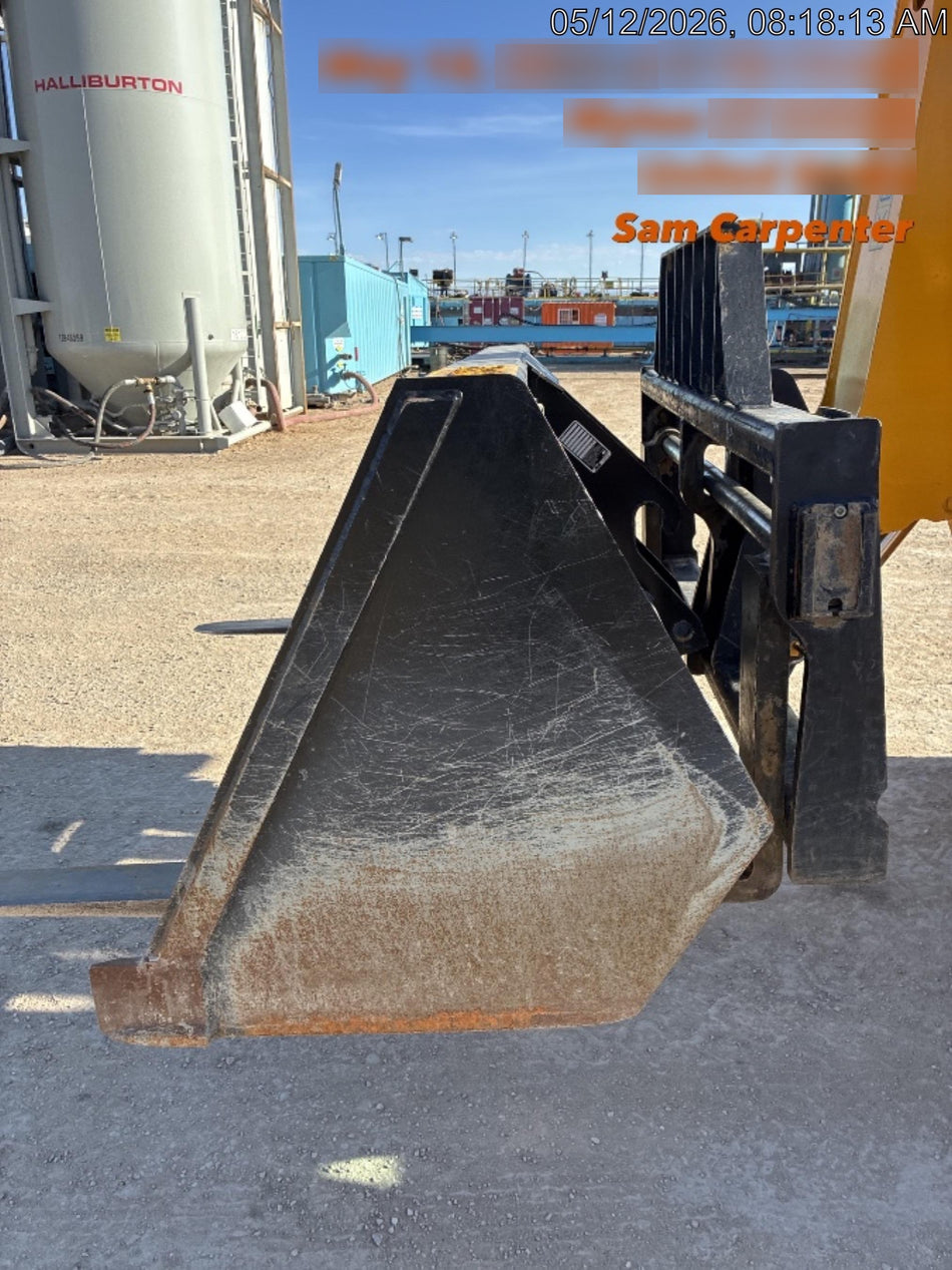 2024 JLG 1001100823