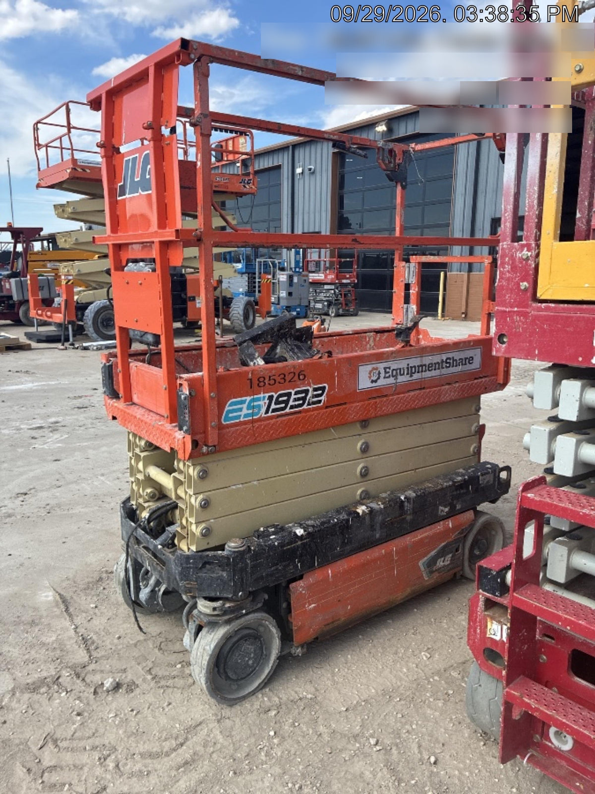 2021 JLG ES1932