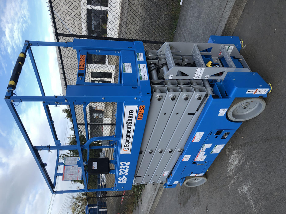 2020 Genie GS-3232 Standard, Folding half height swing gate, 800W Inverter