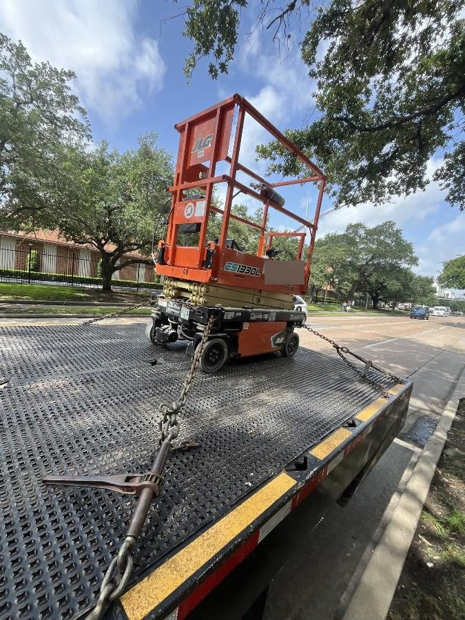 2021 JLG ES1330L
