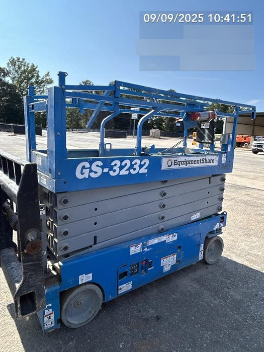 2020 Genie GS-3232 Standard, Folding half height swing gate