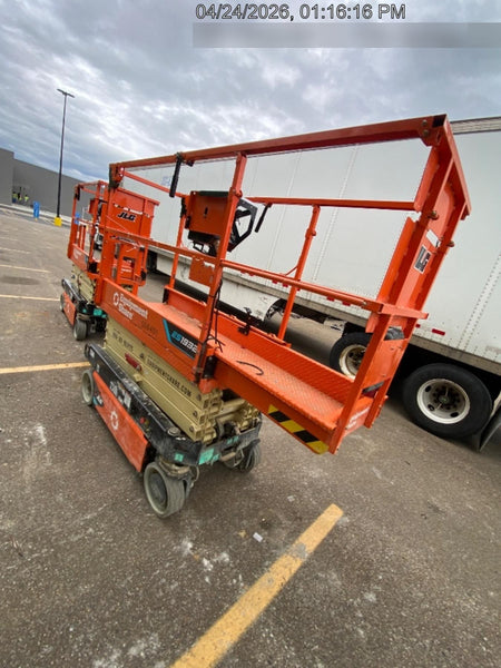 2025 JLG ES1932