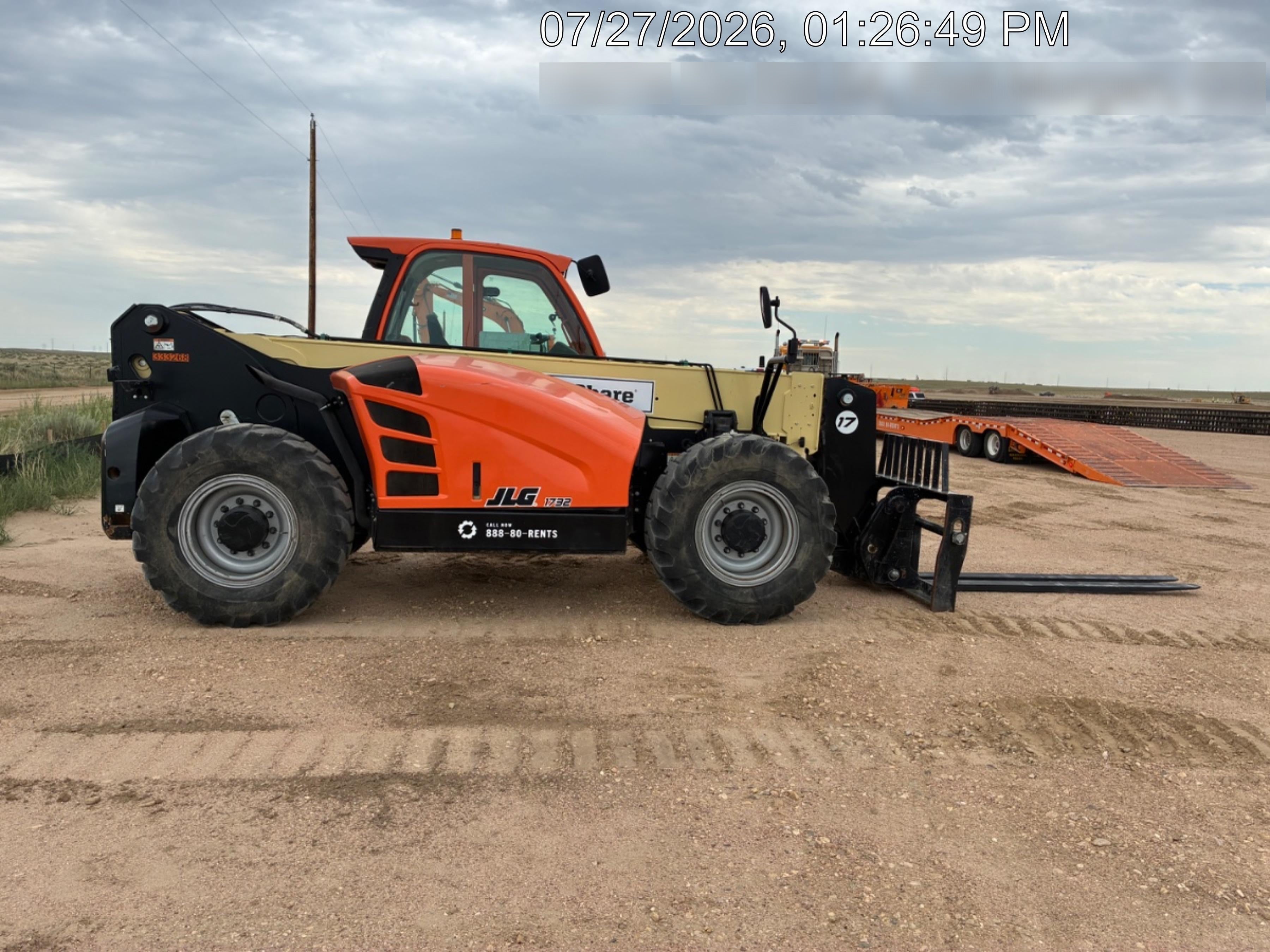 2023 JLG 1732