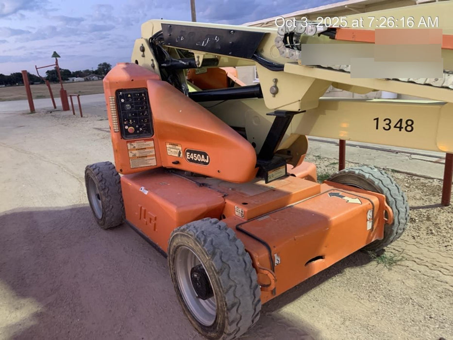 2012 JLG E450AJ