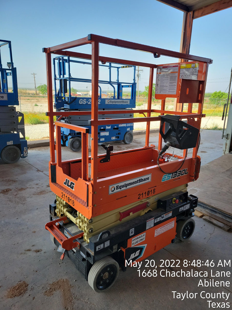 2022 JLG ES1330L