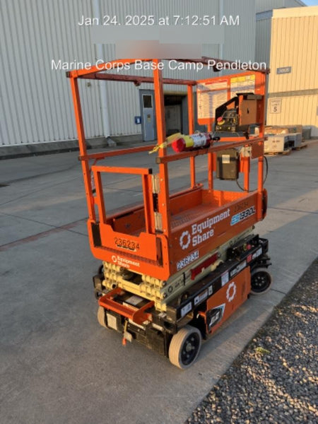 2022 JLG ES1330L