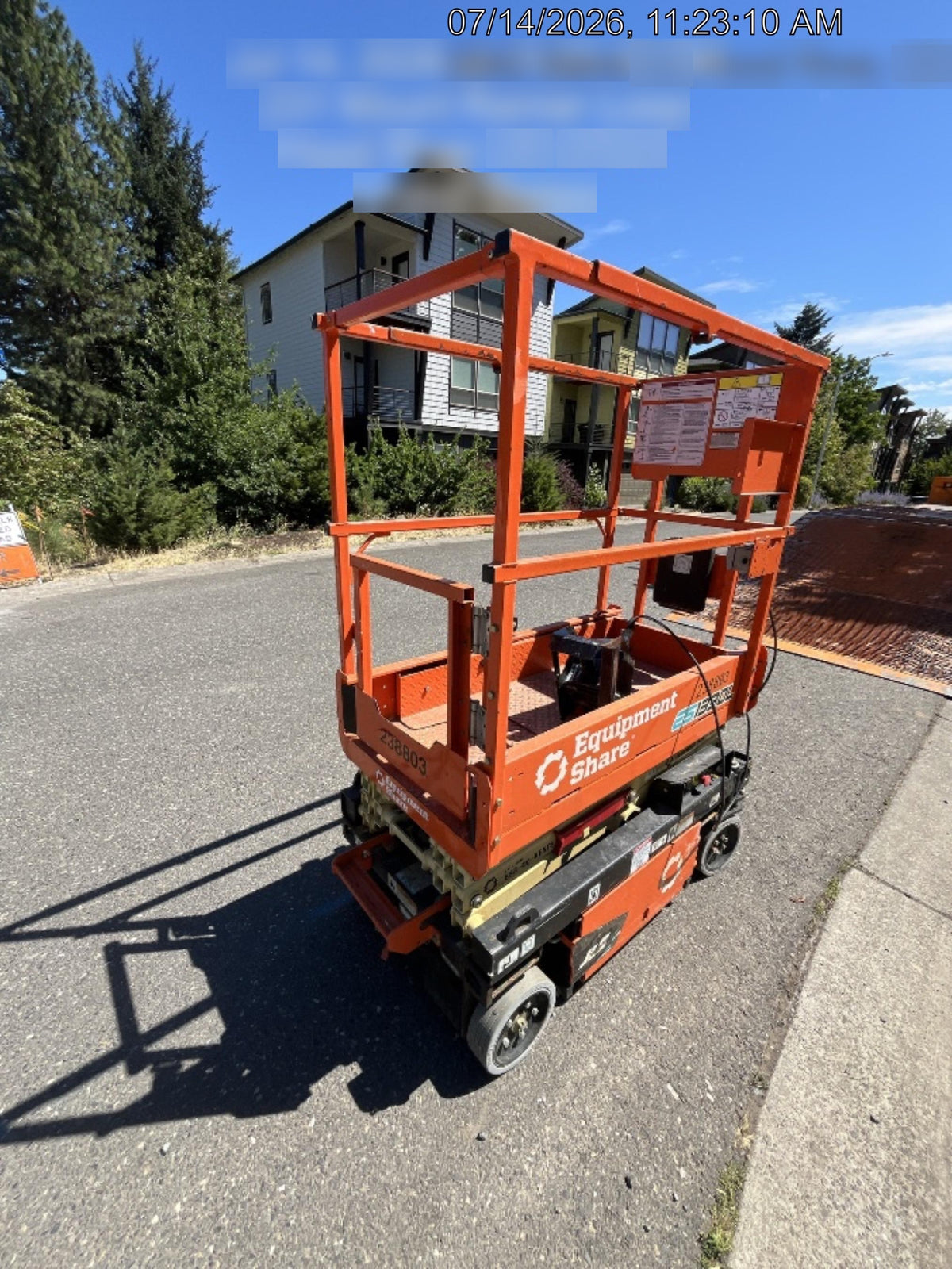 2022 JLG ES1330L