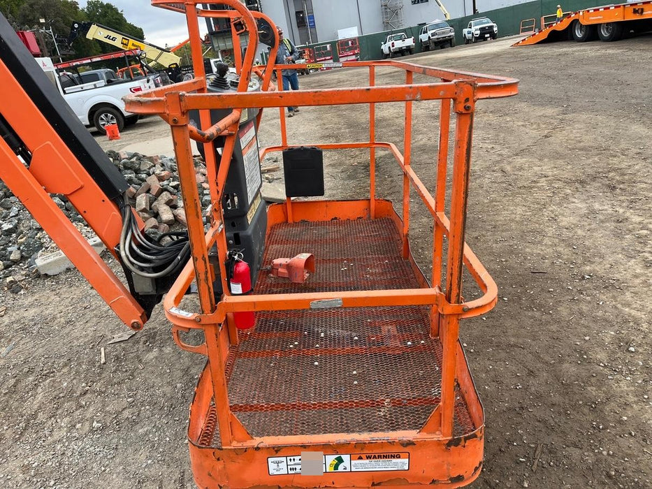 2019 JLG 860SJ