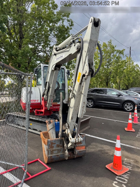 2024 TAKEUCHI TB250-2CR