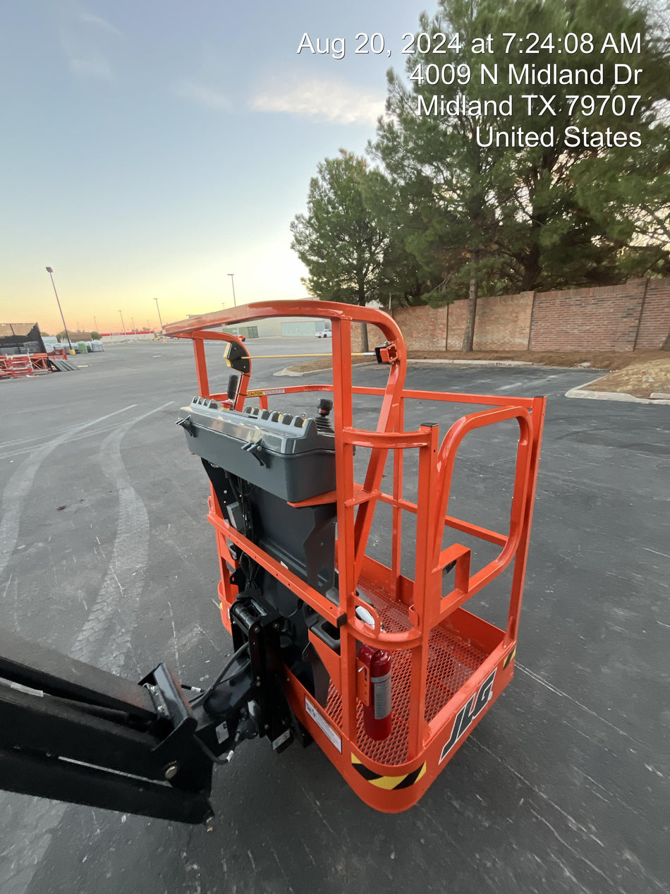 2024 JLG E300AJP
