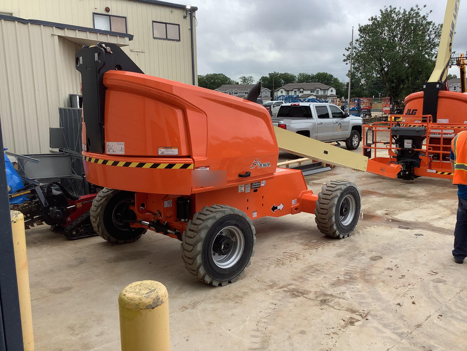2021 JLG 400S