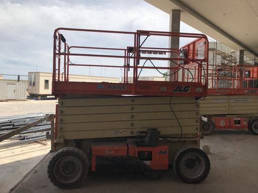 2019 JLG 4069LE