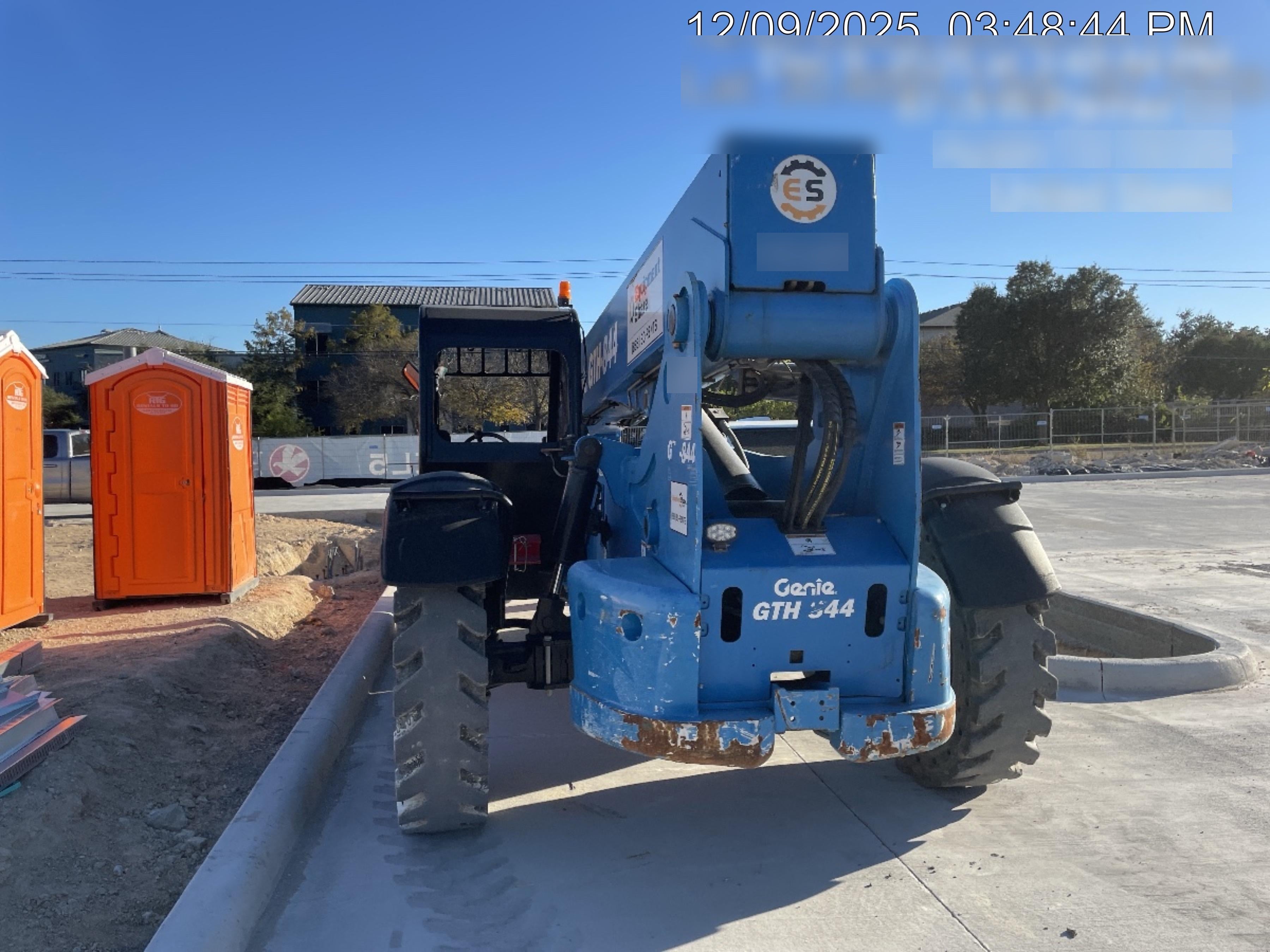 2018 Genie GTH-844 GTH-844 w/Open ROPS, Solid Tires, beacon/work lights, 60" carriage/forks