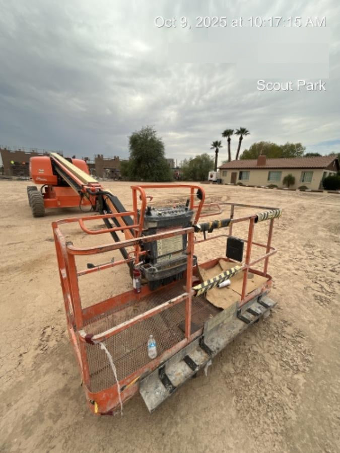 2022 JLG 660SJ