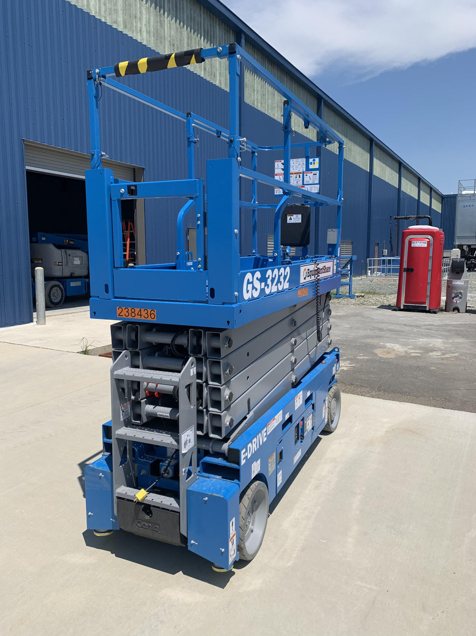 2022 GENIE GS-3232
