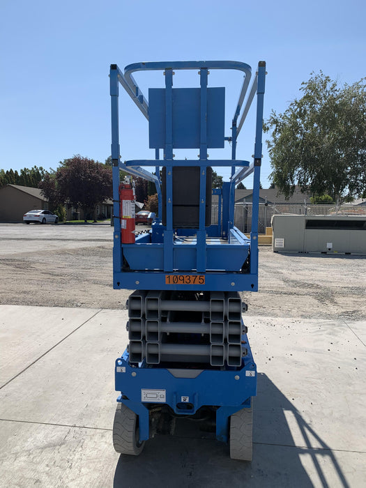 2020 Genie GS-2632 Solid NM Tires, Folding Rails with Half-Height Swing Gate, Beacon, 800W Invertor