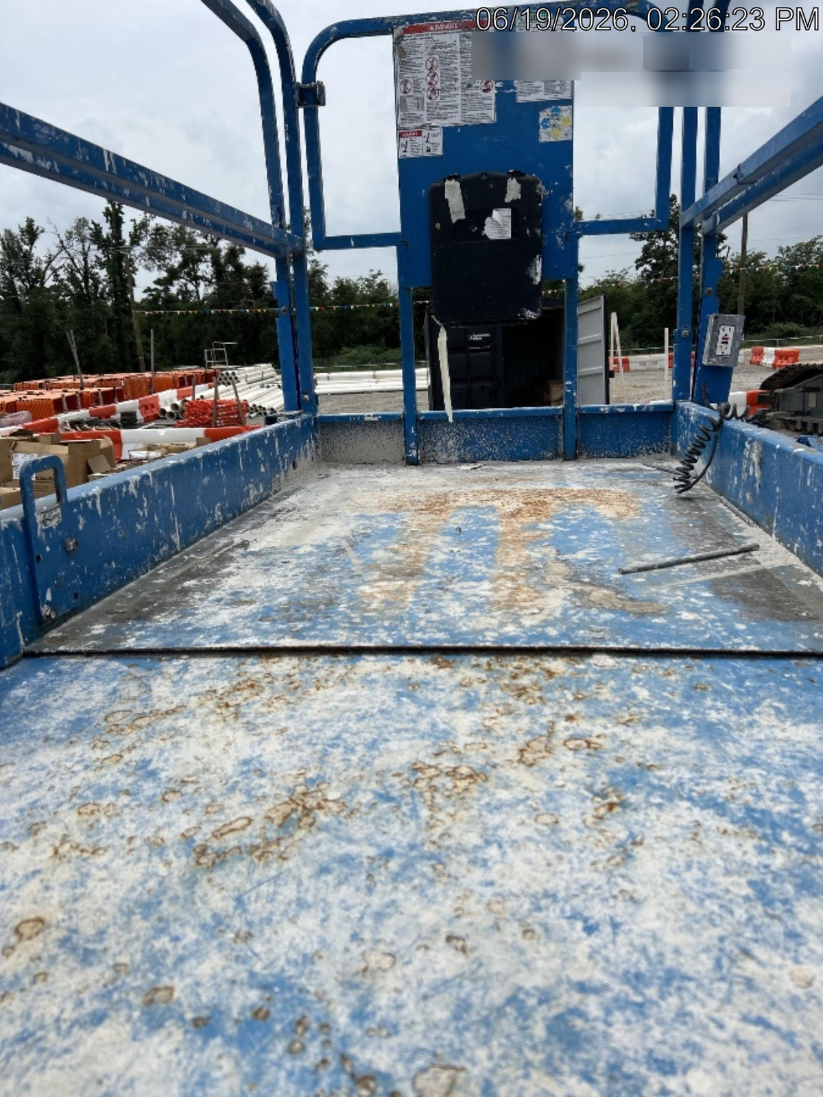 2019 Genie GS-4047 Folding rails with half height swing gate